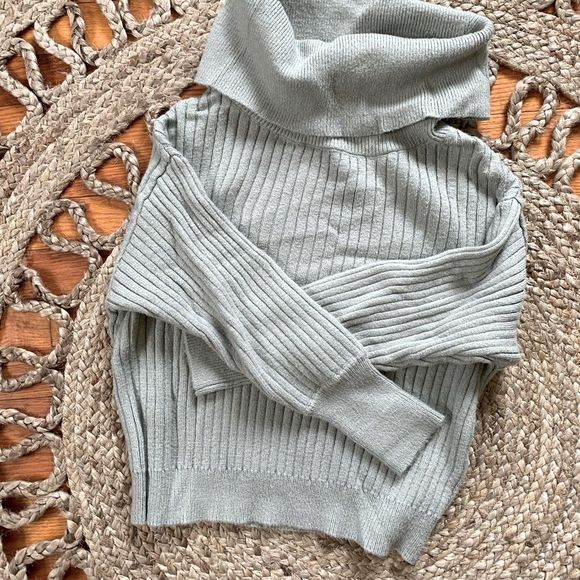 POOF Apparrel Crop Sage Green Turtle Neck Sweater - Picture 1 of 5